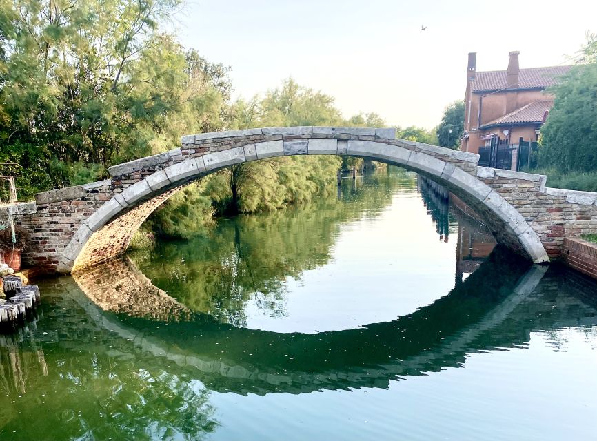 Venezia:Tour con aperitivo al tramonto - Price and value for a private lagoon moment