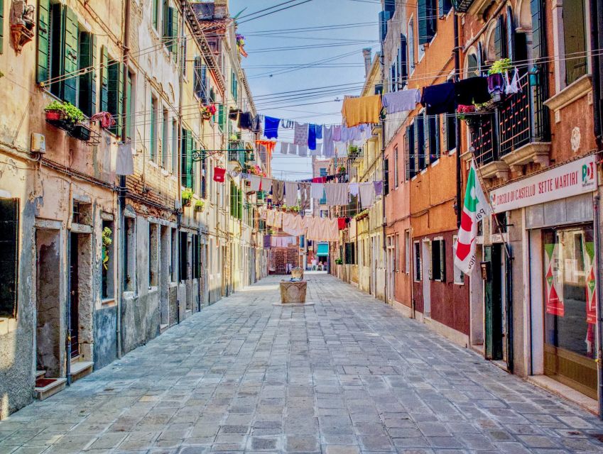 Venice: 1.5-Hour Walking Tour - Moving from San Marco into Castello’s quieter Venice