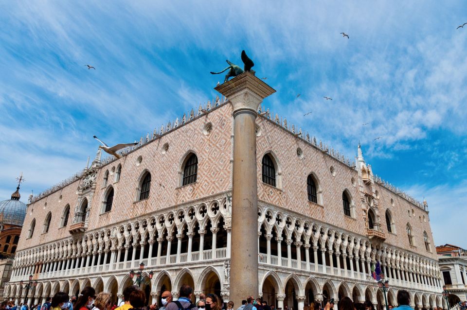 Venice: 1-Hour The Doge's Palace Tour - Power rooms and the politics of Venice: what the guide helps you see