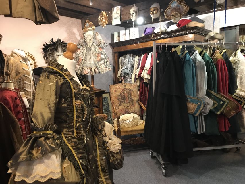 Venice: 2-Hour Masks & Puppets Tour for Children - Practical notes on language and group size