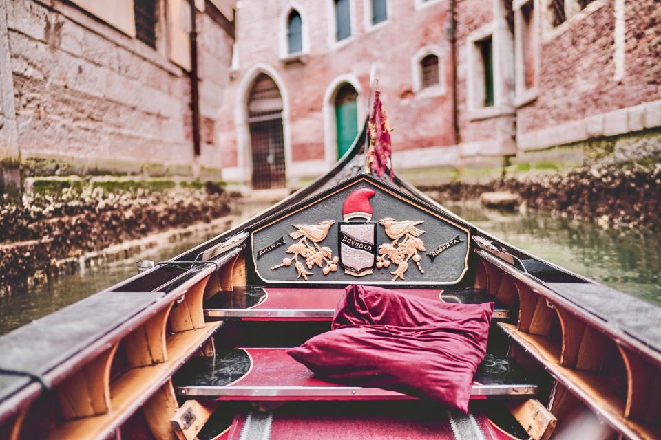Venice: 30 min Gondola Ride on the Grand Canal with Guide - Price and group size: when this feels like value