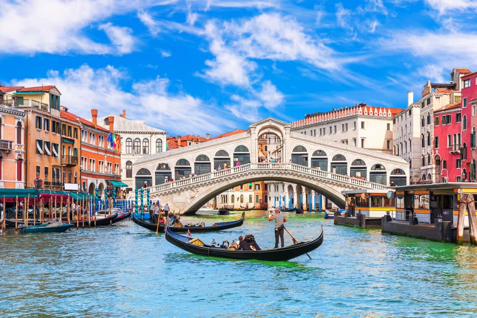 Venice: 30 minutes Enchanting Gondola Ride - Boarding at Bacino Orseolo: where you’ll actually find the boat