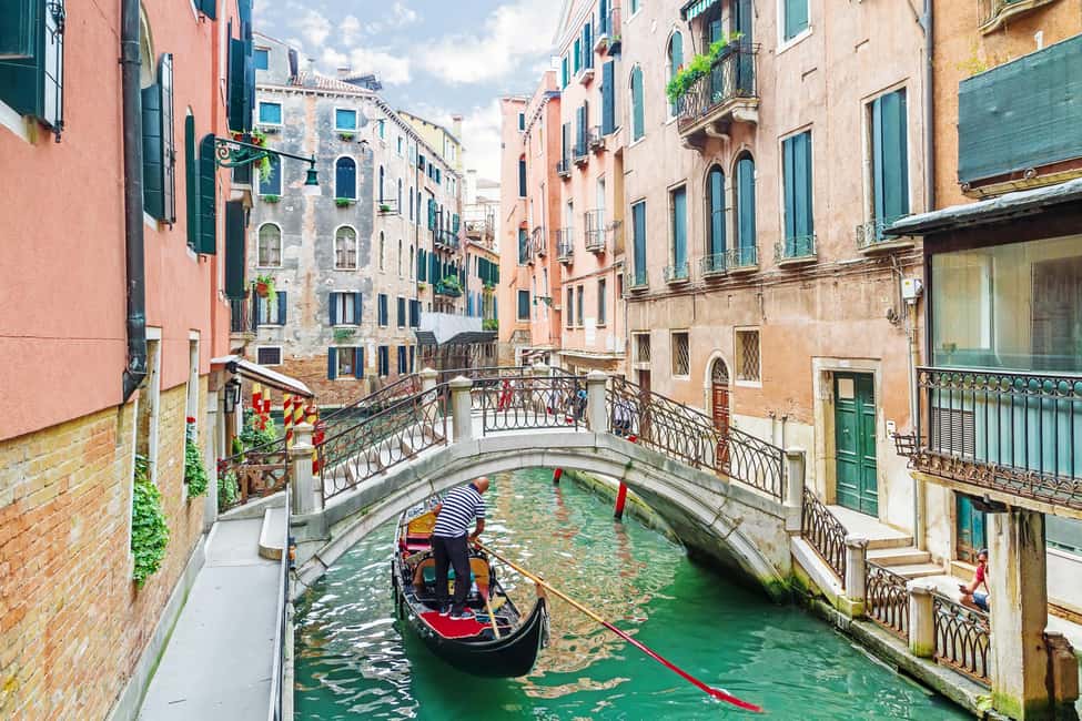 Venice: 30 minutes Enchanting Gondola Ride - How the ride feels in practice (and what to watch for)