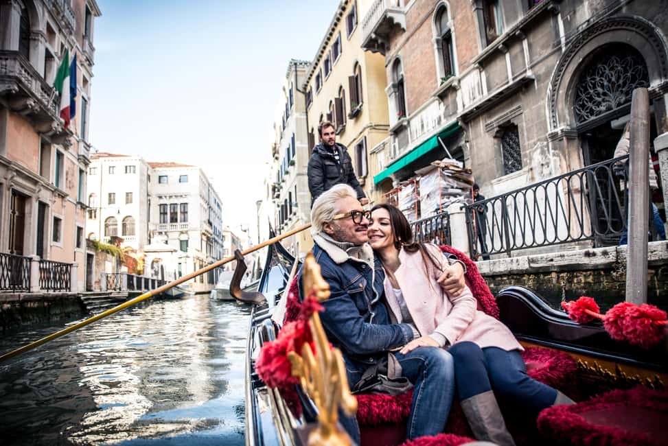 Venice: 30 minutes Enchanting Gondola Ride - Value of a short gondola: when 30 minutes is the smart choice