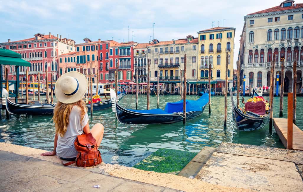Venice: 30 minutes Enchanting Gondola Ride - The 30-minute route: from narrow canals to the Grand Canal