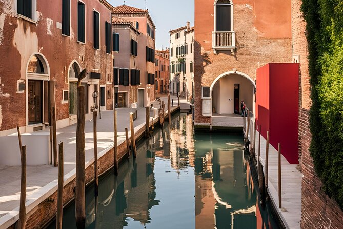 Venice Art Biennale 2026 Guided Tour with a Licensed Guide - Stop 3: National pavilions and how countries tell the same story differently
