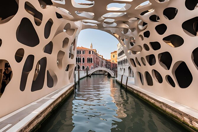 Venice Art Biennale 2026 Guided Tour with a Licensed Guide - Timing and flow: 2 hours in Venice without losing the plot
