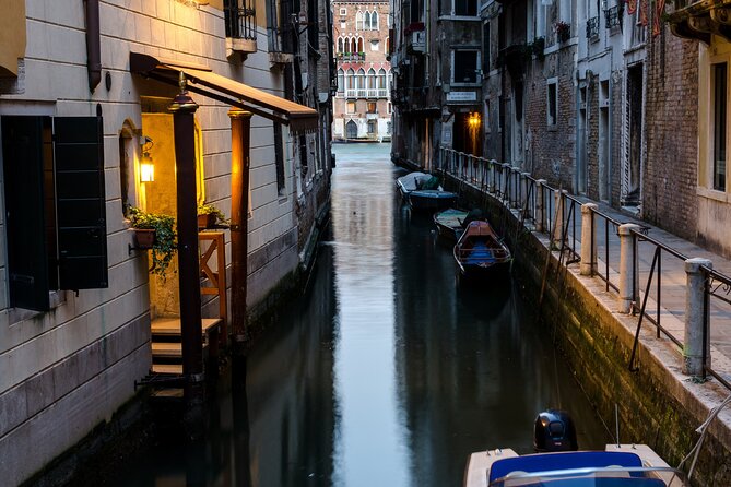 Venice at Sunset: Crimes, Legends and Mysteries - True-crime storytelling: what the guide adds