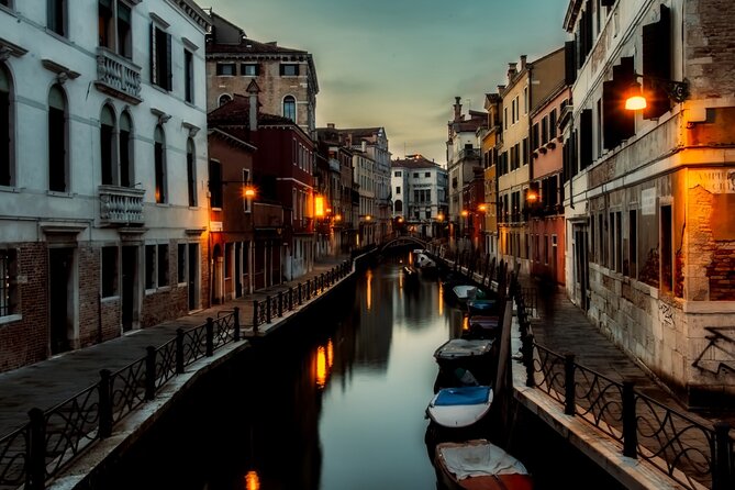 Venice at Sunset: Crimes, Legends and Mysteries - Sunset views at Rialto and the best way to photograph this tour