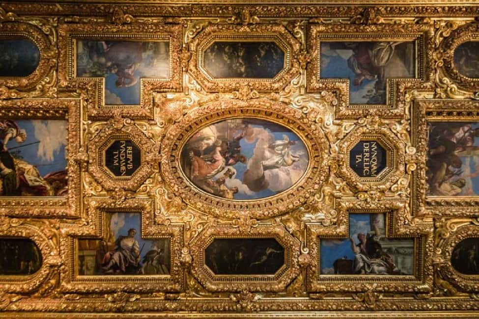 Venice: Basilica, Doge's Palace, Gondola and Lagoon Islands - Doge’s Palace and the Bridge of Sighs: power rooms and prison views