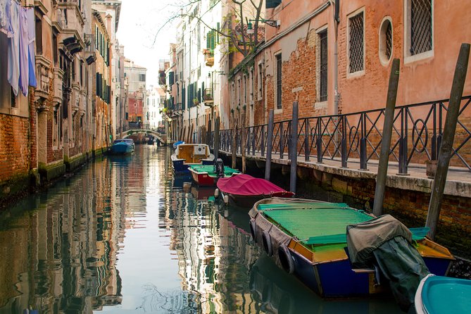 Venice Boat Tour on Grand Canal with Local Guide - English Guide and Local Storytelling: What to Expect