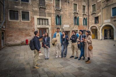 Venice: Byzantine Tour and Skip-the-Line St Mark's Basilica - Meeting point and the first orientation beat