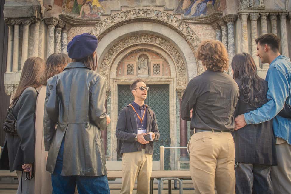 Venice: Byzantine Tour and Skip-the-Line St Mark's Basilica - Gondola option: a classic finish without the stress