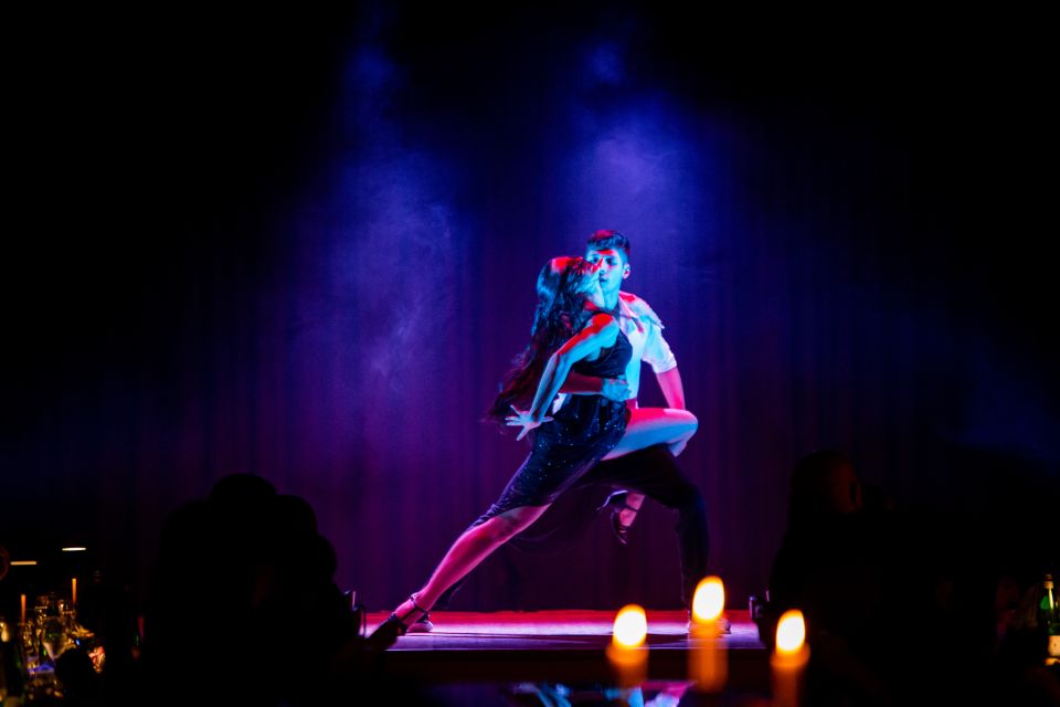Venice: Cabaret Dinner Show - Dinner Service: A 5-Course Gala with Landfare, Seafood, or Vegetarian Menus
