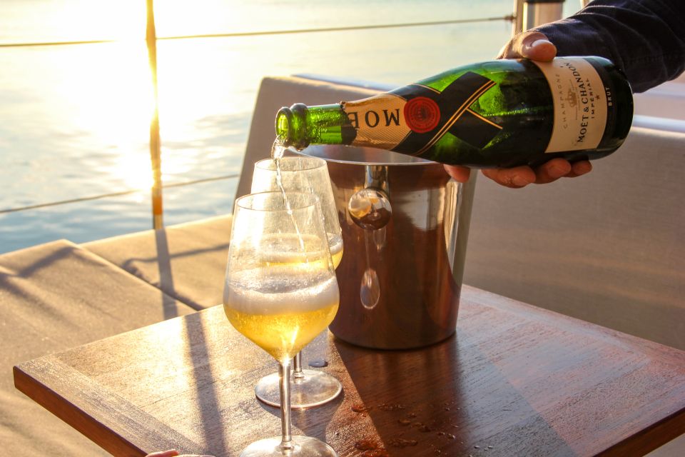 Venice: Catamaran Sunset Jazz Cruise with Aperitivo - The jazz: how the sax sound fits the lagoon