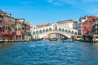 Venice City Center Exclusive Guided Walking Tour - Ponte di Rialto: the Grand Canal crossing you can’t fake