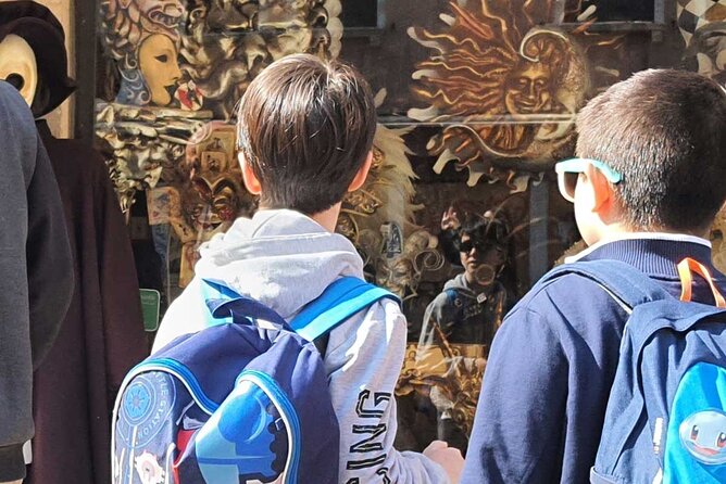 Venice City Highlights Guided Tour for Kids & Families - Rialto Bridge ending: canals, crowds, and the marketplace atmosphere