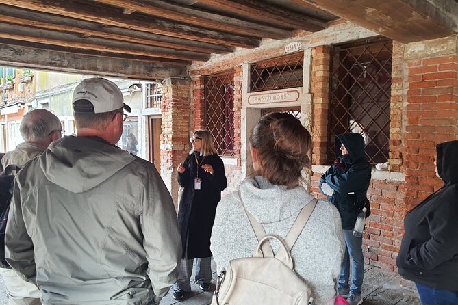 Venice City Highlights Small Group Tour with a local guide - Rialto District stroll: the old financial and trade center