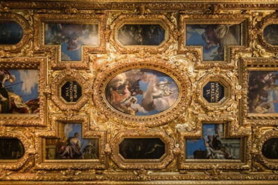 Venice: Doge Palace Guided Tour & Secret Itineraries Option - Getting there: short walks, tight spaces, and the bag rule