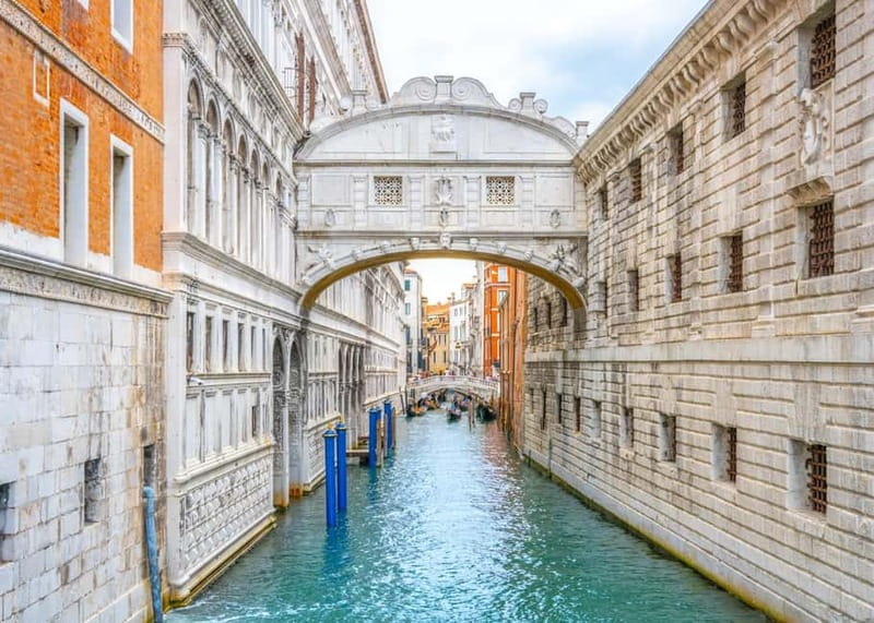 Venice: Doge Palace, San Marco Basilica & Rialto Bridge - First stop: the meeting point on Calle larga de l’Ascension