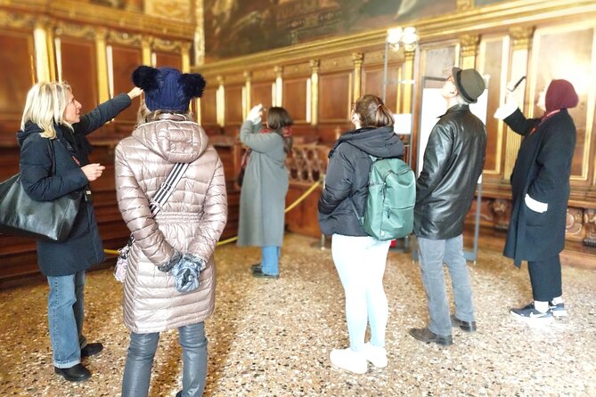 Venice: Doge's Palace Guided Tour With Tickets & Optional Gondola - Entering Doge’s Palace with priority tickets: what you’re actually buying