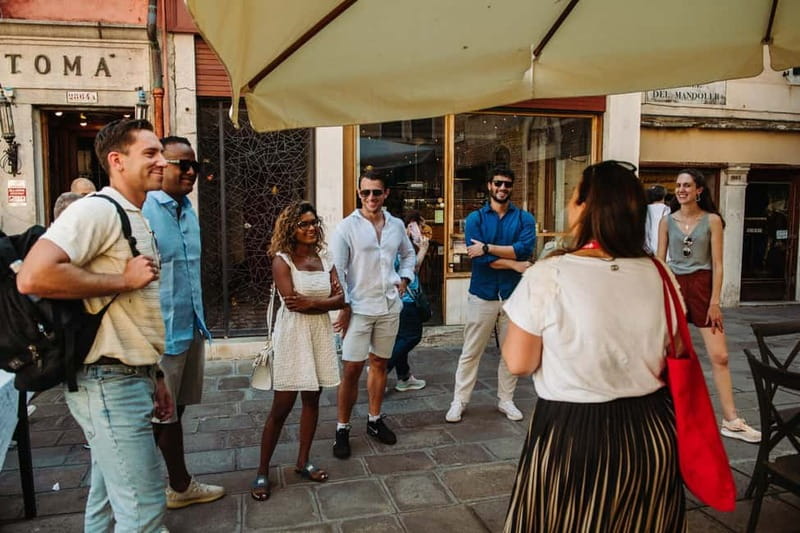 Venice: Eat & Drink Like a Local – Evening Cicchetti Tour - Drinks you’ll actually get: spritz, prosecco, wine, and options
