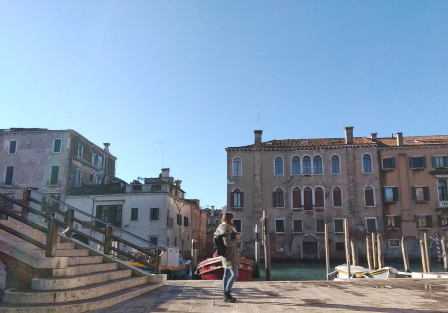 Venice: Ghetto Highlights and Cannaregio Walking Tour - Entering Venice through its first ghetto