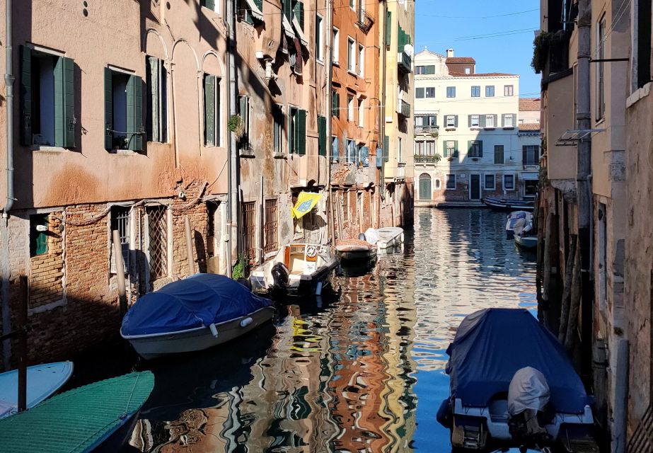 Venice: Ghetto Highlights and Cannaregio Walking Tour - Walking the Ghetto Ebraico with streets that make sense