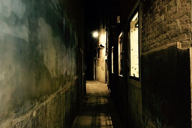 Venice Ghost Stories, Legends and Anecdotes Tour - Start at Campo San Bortolomeo and get your bearings fast