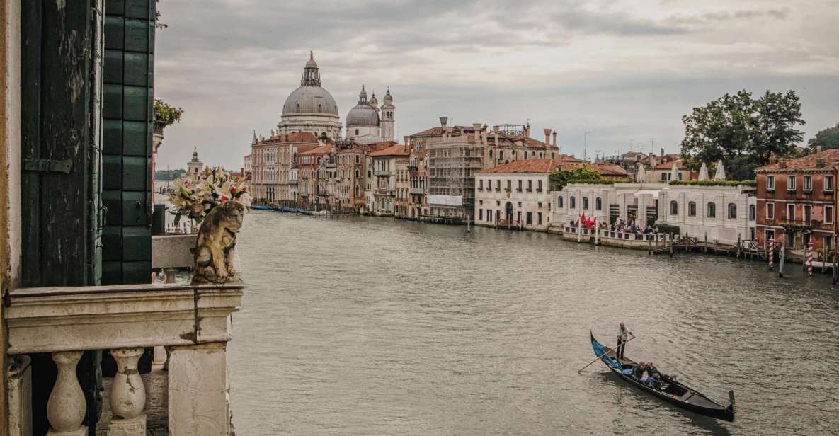 Venice: Gondola Ride and a Gala Dinner in a Venetian Palace - Key things you should know before you go