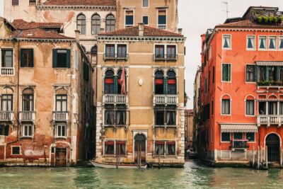Venice: Gondola Ride and a Gala Dinner in a Venetian Palace - The gondola ride: Grand Canal romance with a Venetian twist