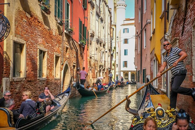 Venice Gondola ride with Skip the Line Doge's Palace tour - Stop 1: The Gondola Ride (30 Minutes) From Campo San Moisè