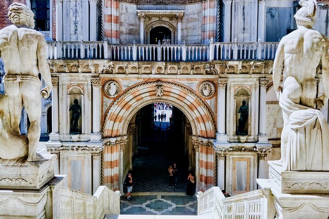 Venice Gondola ride with Skip the Line Doge's Palace tour - Meeting Point Reality Check: Calle Larga de l’Ascension and Getting On Time