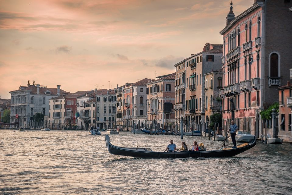 Venice: Grand Canal by Gondola with Live Commentary - Timing and Pace: When to Schedule This in Your Day