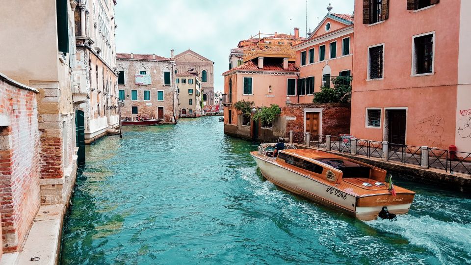 Venice: Guided Walking Tour with skip-the-line tickets - Key highlights worth planning for