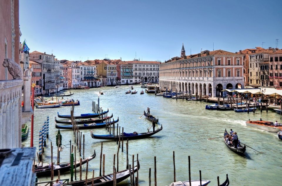 Venice: Guided Walking Tour with skip-the-line tickets - Meeting at Calle Larga de l’Ascension: your easiest way in