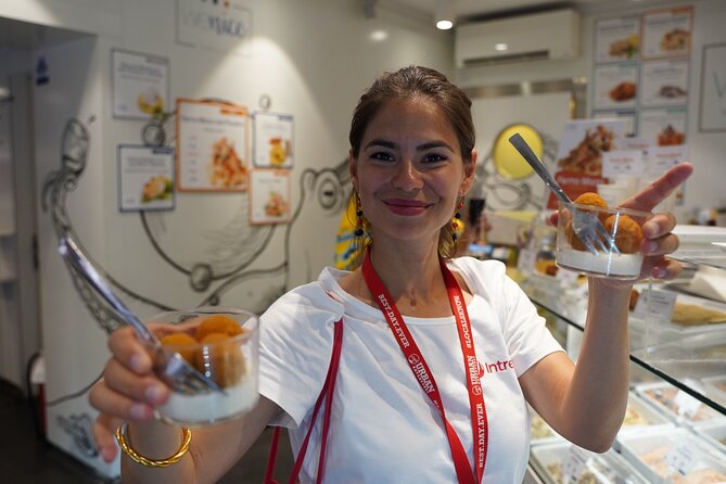 Venice Like a Local: Food, Wine & Spritz Tour with Traghetto Ride - Rialto market area to tucked-away bars: how the cicchetti tasting really works