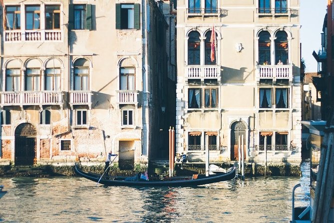 Venice Off the Beaten Path: Private Tour in Venice with a Local - Palazzi, Secret Garden Moments, and Movie Clues Near the Holy Grail