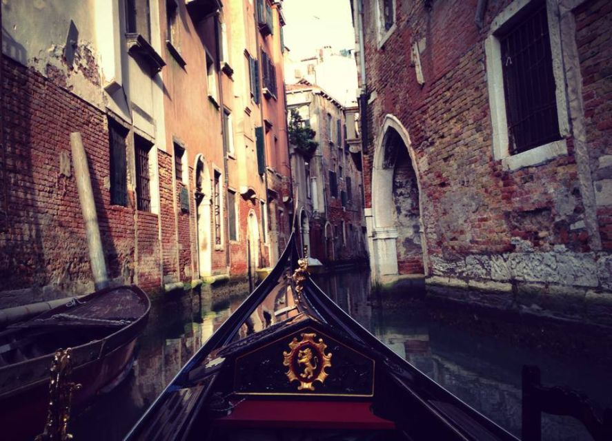 Venice: Private After Dark Tour and Gondola Ride - Key Things You’ll Notice on This Tour