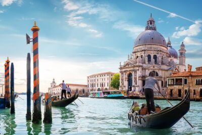 Venice : Private Custom Walking Tour with a Local Guide - How your guide designs the route around your interests