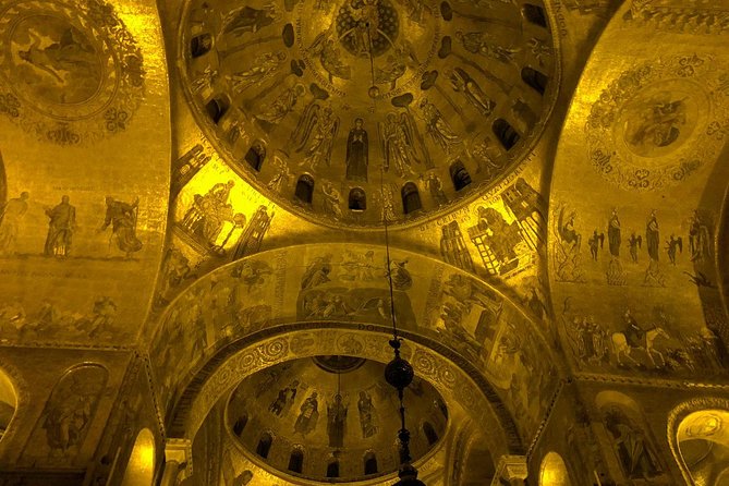 Venice Private Evening Stroll with VIP Entry to Saint Mark's After Hours - Guides make the difference: what the best hosts do