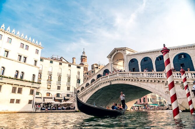 Venice Private Gondola Ride: Explore Hidden Canals and Sights - Ca’ Farsetti and Ca’ d’Oro: Civic Power Meets a Gold Legend