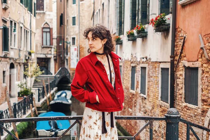 Venice Professional Photoshoot (up to 6 people included) - Photo turnaround: 15 to 150 edited shots in 72 hours