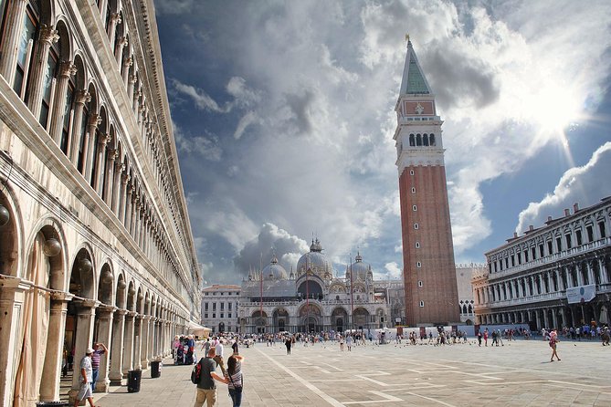 Venice Saint Mark's Basilica and gondola tour in the morning - The gondola segment from San Moisè: small boat, classic sights