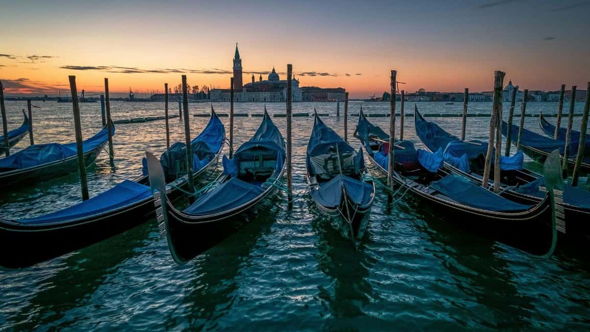 Venice: Shared Gondola Ride at Sunset - Value for money: $71 for 25 minutes