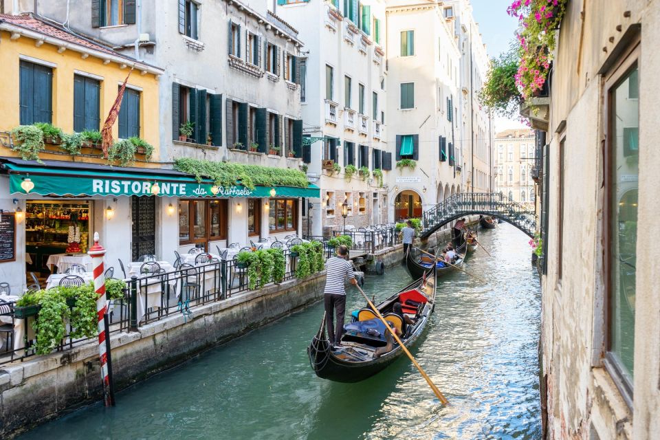 Venice: Shared Gondola Ride through the Lagoon City - Finding TU.RI.VE near St. Mark’s without stress
