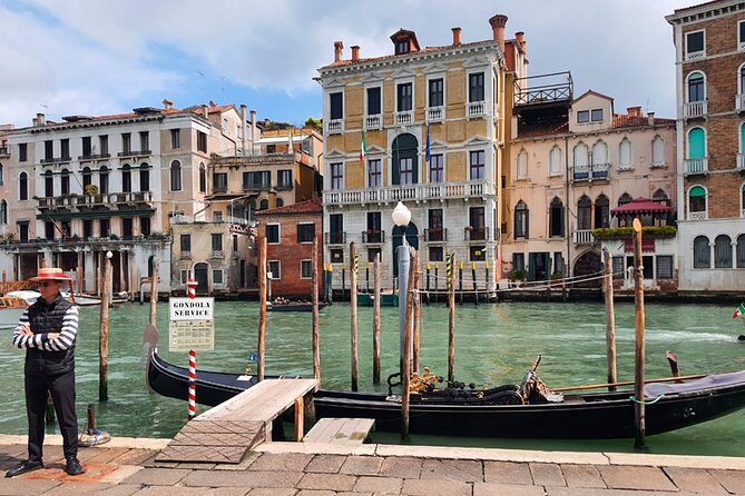 Venice Sightseeing Small Group Walking Tour with a Local Guide - Marco Polo’s home connection: history with a human hook