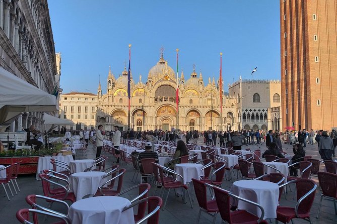 Venice Skip the line of San Mark Basilica and Doge's Palace Tour - St. Mark’s Basilica: how the domes and gold show two styles at once