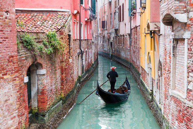 Venice Small Group Walking Tour with St. Mark's Basilica Terrace - The Rialto Bridge crossing: views plus history