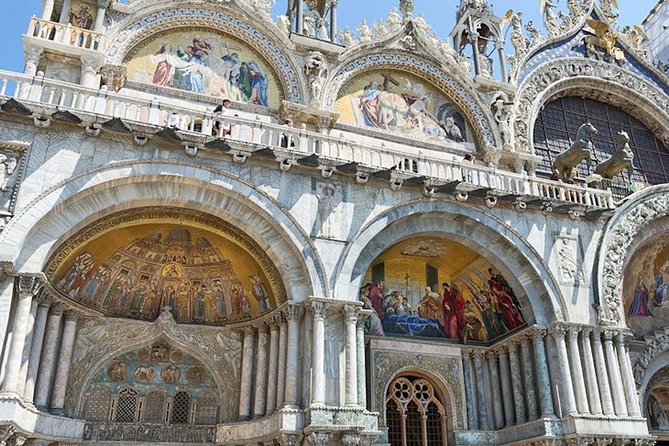 Venice: St.Mark's Basilica & Doge's Palace Tour with Tickets - Piazza San Marco: the Clock Tower and Marble Lions in plain context